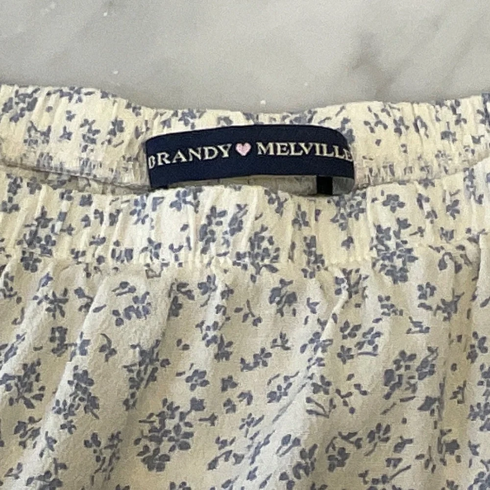 Brandy Melville Cream Skirt with Elastic Waist One Size